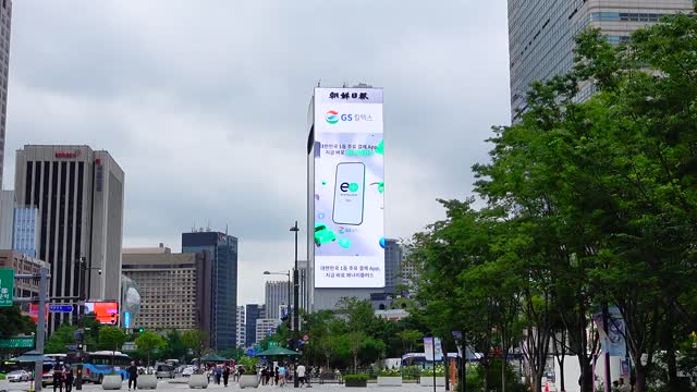 Real-time DOOH advertising in India using programmatic ad placements, dynamic content updates, and audience-targeted digital screens in metro cities.