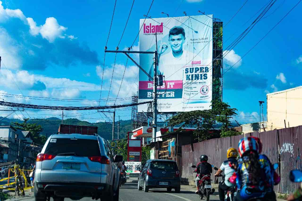 OOH Advertising Mistakes That Look Good on Paper but Fail on Ground