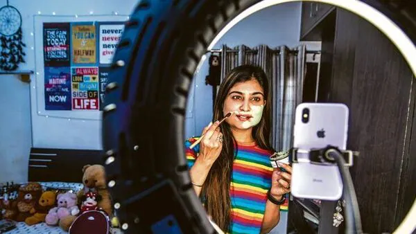 How Micro-Influencers Drive Offline Sales Better Than Digital Clicks