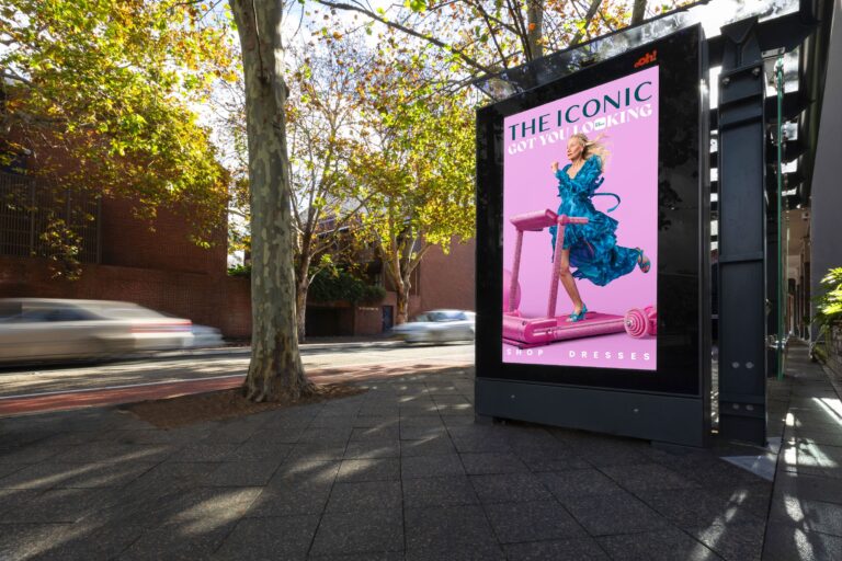 Static hoardings vs digital DOOH screens explained with cost, flexibility, engagement, and visibility differences.