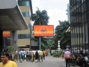 Royal Enfield – Hunter 350 DOOH in Mumbai: Urban Motorcycle Storytelling on Digital Screens