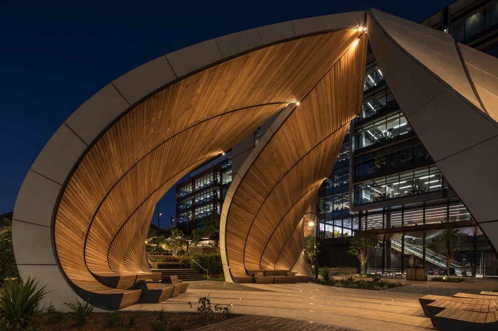 Sydney tech parks attract global cloud providers, EdTech innovators, and cybersecurity firms across the Asia–Pacific region.