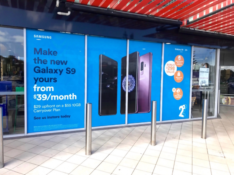 Mall Door Branding, Indoor Advertising Ideas, Shopping Mall Promotions, Entry Point Ads, Retail Door Media