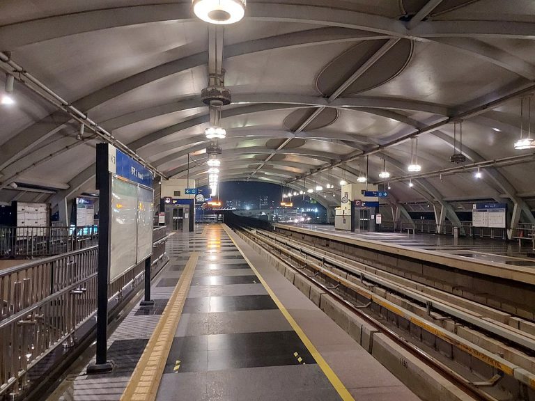 Gurugram, Metro Advertising, Platform Ads, DLF Phase 2, Transit Media, OOH, MyHoardings