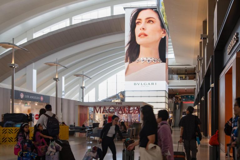 how does airport advertising help brands reach high-value and premium audiences