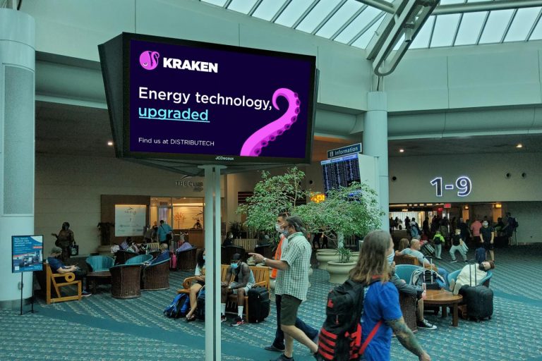 Designing high-impact DOOH creatives for airport digital screens helps brands boost attention, recall, and visibility.