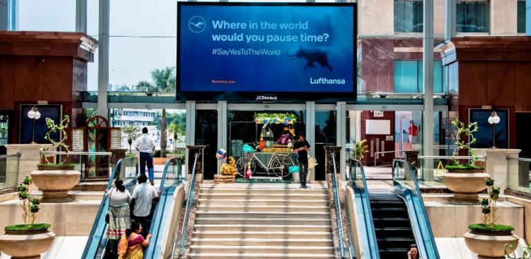 Mall Branding Solutions, Mall Advertising Formats, Indoor Media Campaigns, Retail Space Promotions, Mall Media Options