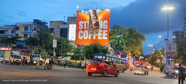 Continental Coffee 3D outdoor advertising campaign in Kolkata featuring creative billboard design and immersive brand visuals