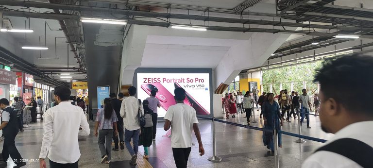 Vivo India, Mumbai Metro Line 1, metro station branding, DN Nagar metro, Andheri metro station, transit media, MyHoardings, smartphone advertising, station domination, OOH campaigns India