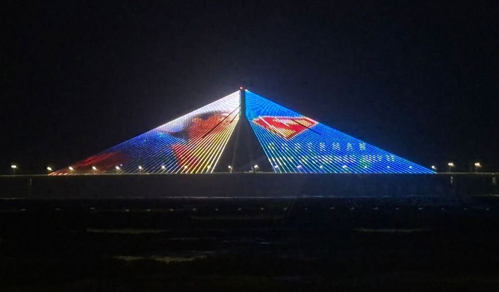 Warner Bros India, Superman Mumbai billboard, Sea Link branding, movie outdoor campaign, MyHoardings India