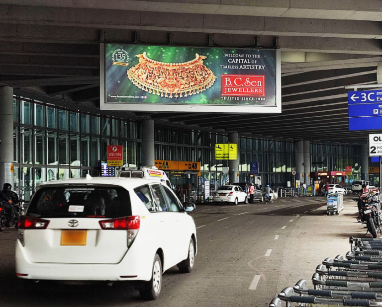 B.C. Sen Jewellers, Kolkata Airport advertising, Durga Puja campaigns, festive jewellery OOH, luxury branding India, MyHoardings