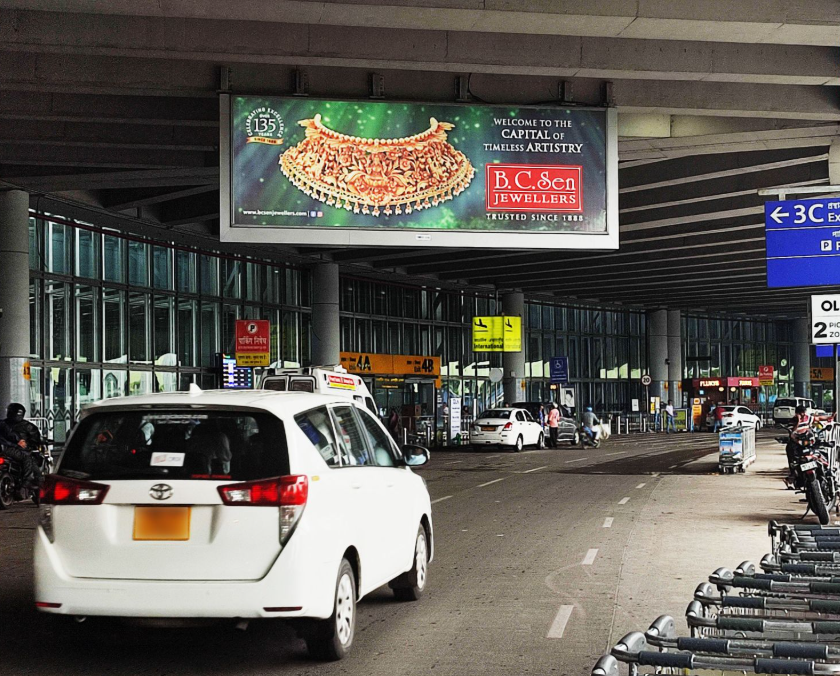 B.C. Sen Jewellers, Kolkata Airport advertising, Durga Puja campaigns, festive jewellery OOH, luxury branding India, MyHoardings