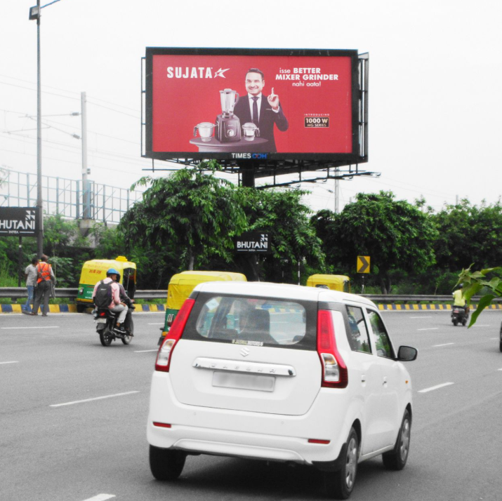 Sujata Mixer Grinders, DND Flyway advertising, Delhi NCR OOH, festive season branding India, MyHoardings, premium billboard campaign, home appliance marketing