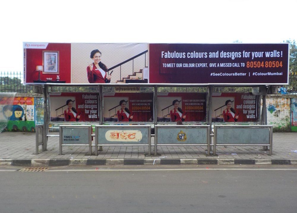 The Role of Bus Shelter Ads in Strengthening Omnichannel Brand Recall