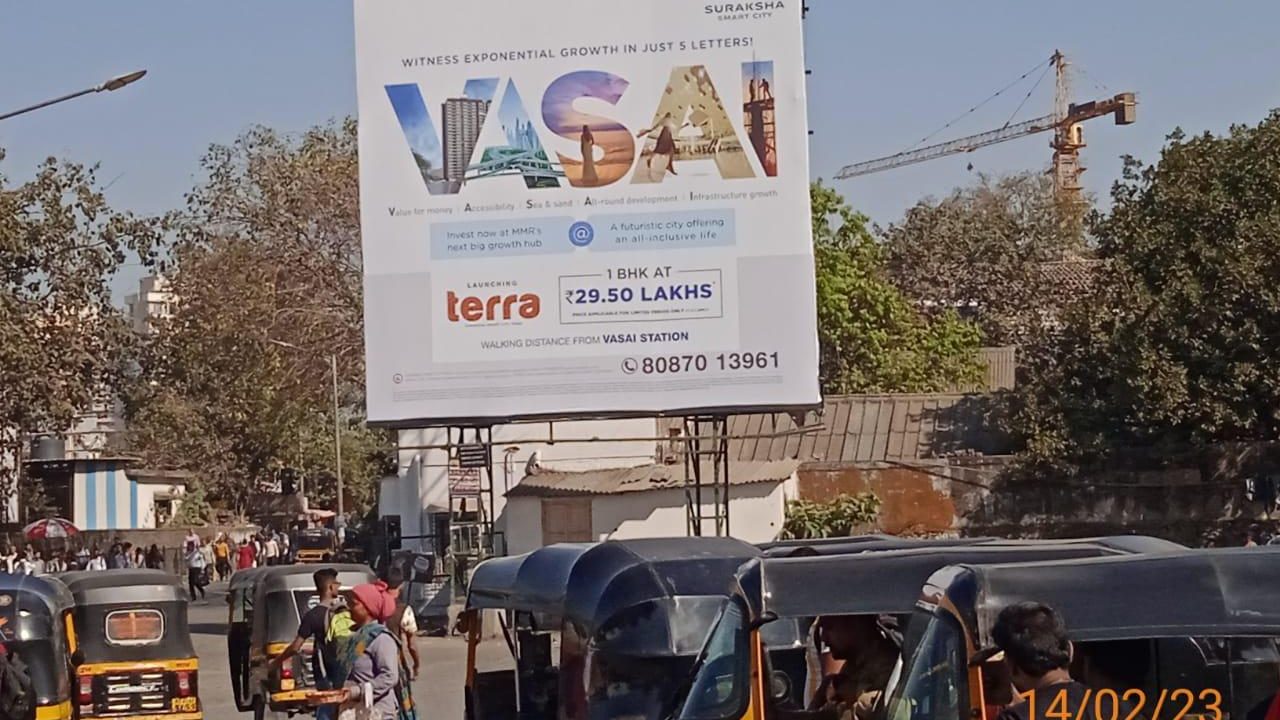 Location-based advertising targeting